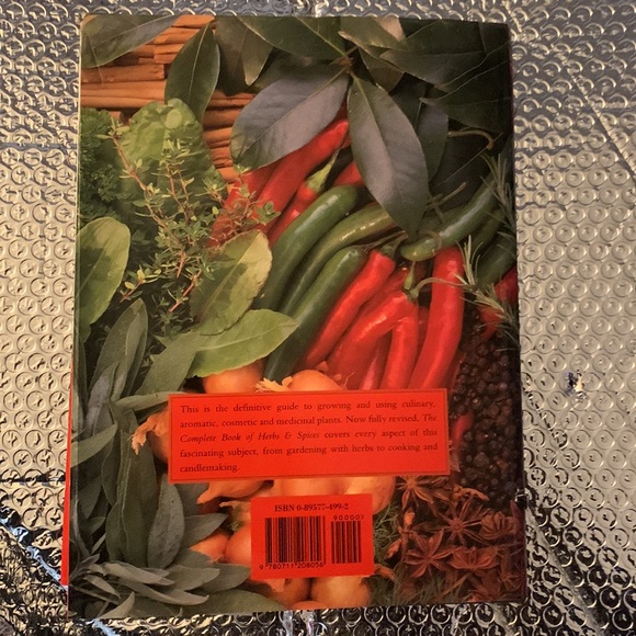 The complete book of Herbs & spices Sara garland - Picture 5 of 5